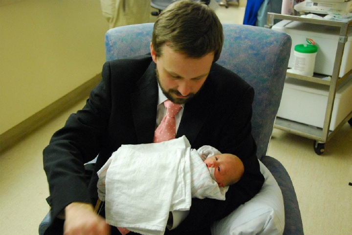 Matt Logelin Feeding Baby Madeline - Pregnancy Blog