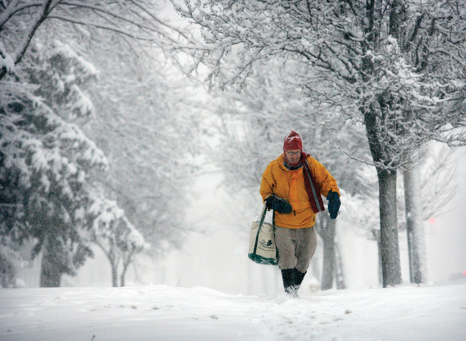 Cold weather. Freezing weather. People Cold weather. Yukon холод.